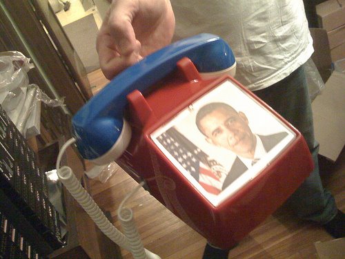 [obama+phone.jpg]