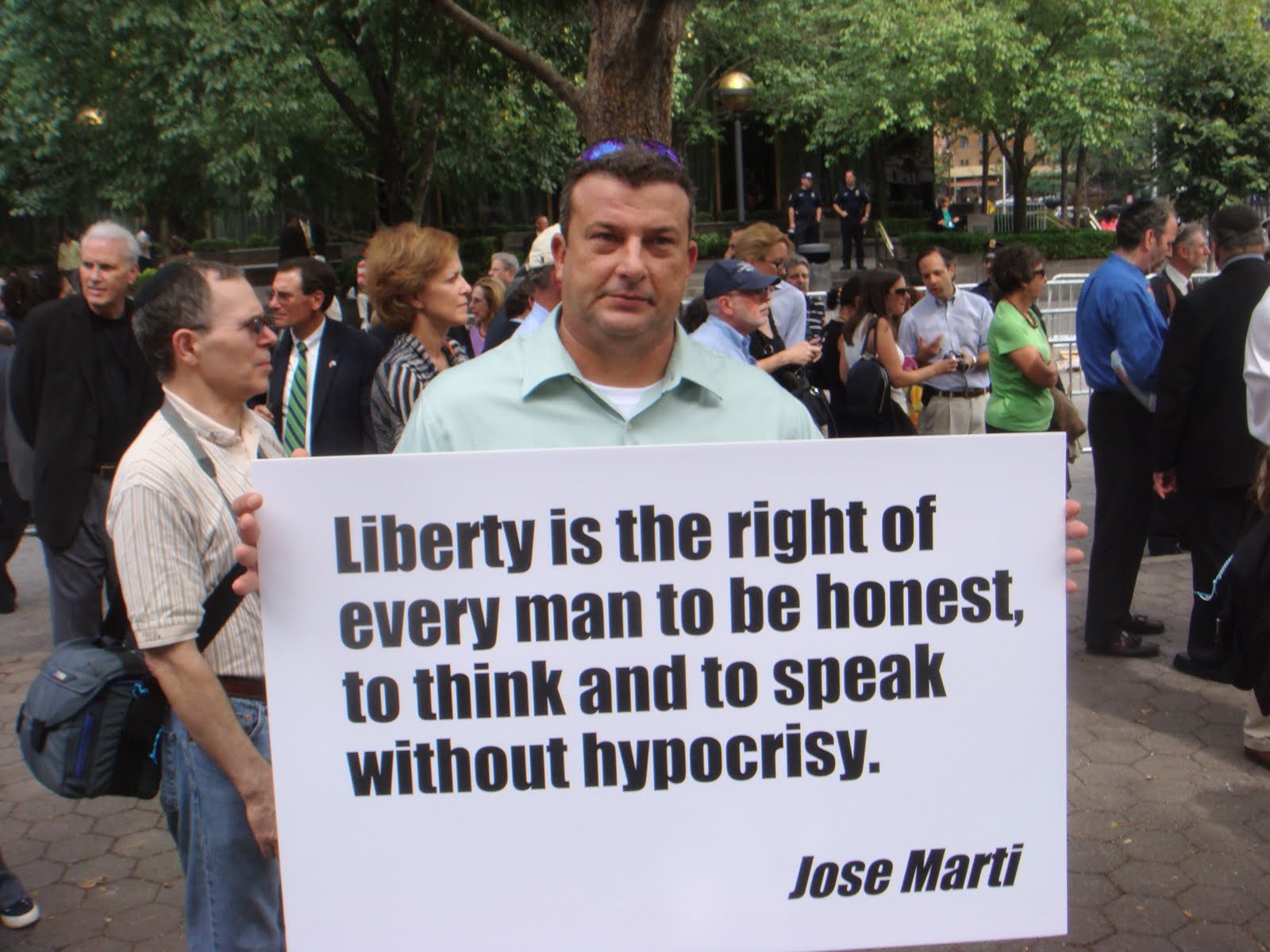 [Iranian+Regime+Change+Rally+029.JPG]