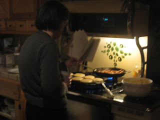 http://4.bp.blogspot.com/_L75x2I7VCU4/TP5mHRMmZyI/AAAAAAAAHdk/pwx2y64XKYU/s1600/Liam+--+me+reading.jpg