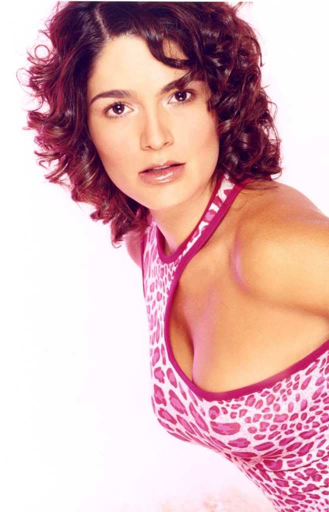 Benditas Mujeres: Alejandra Prado: Morena, sensual y brutalmente atractiva