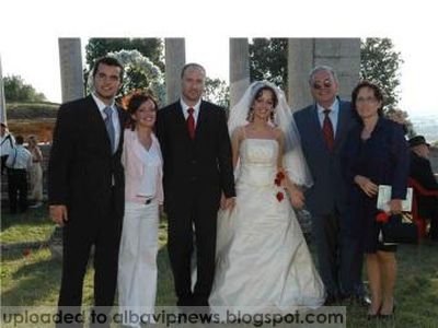 Arber Cepani me familje