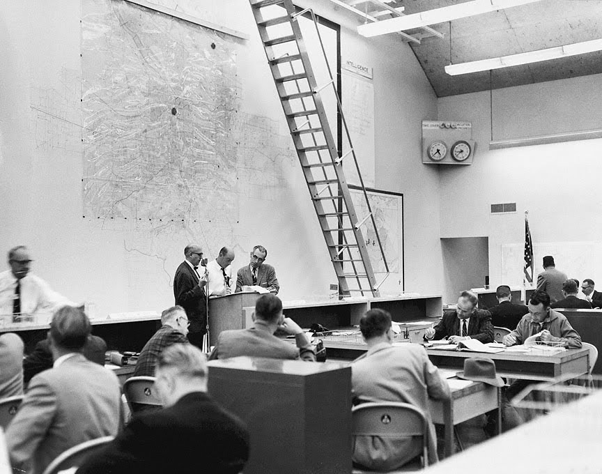 [Civil+Defense+Drill+1960+FSDM2-1.jpg]