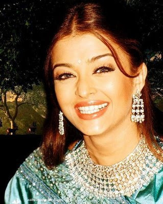 No, the beauty is not trying aish without makeup. No, the beauty is not trying