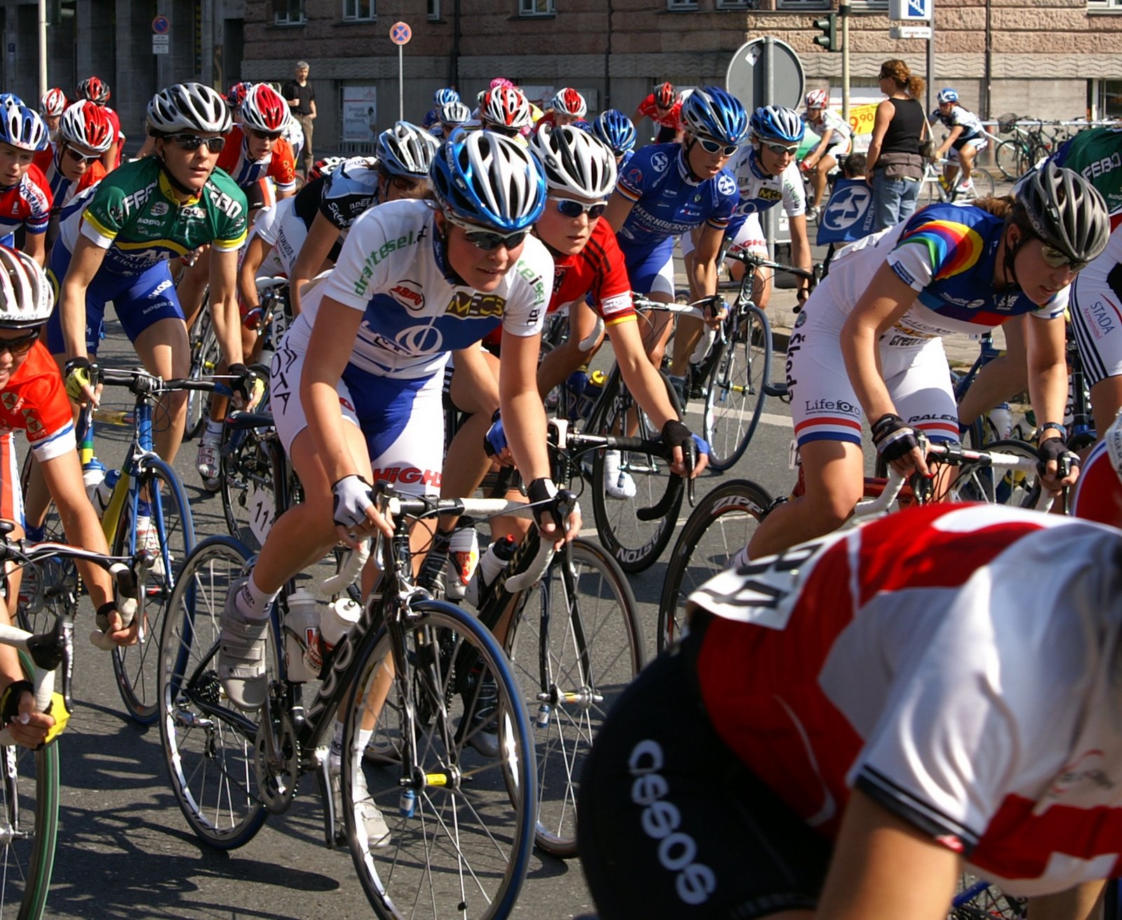 [Nathalie+Lamborelle+im+Rennen192207567.jpg]