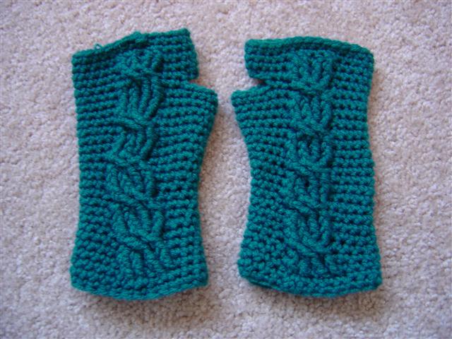 Wires & Yarns: Cable fingerless mittens and Wool slippers