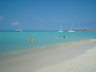White sandy beach in Aruba