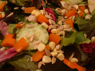 Raw vegetable mix with sunflower seeds
