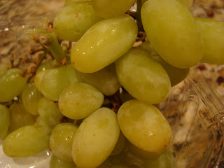 Vine of green grapes