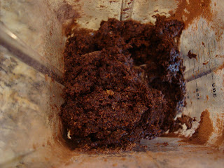 Raw Vegan Chocolate-Peppermint Donut Hole batter in blender