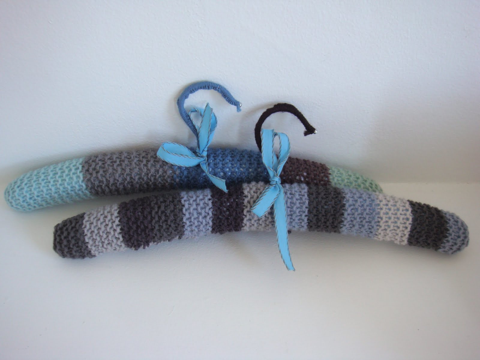 Crochet hangers on Pinterest Hangers, Coat Hanger and Crochet