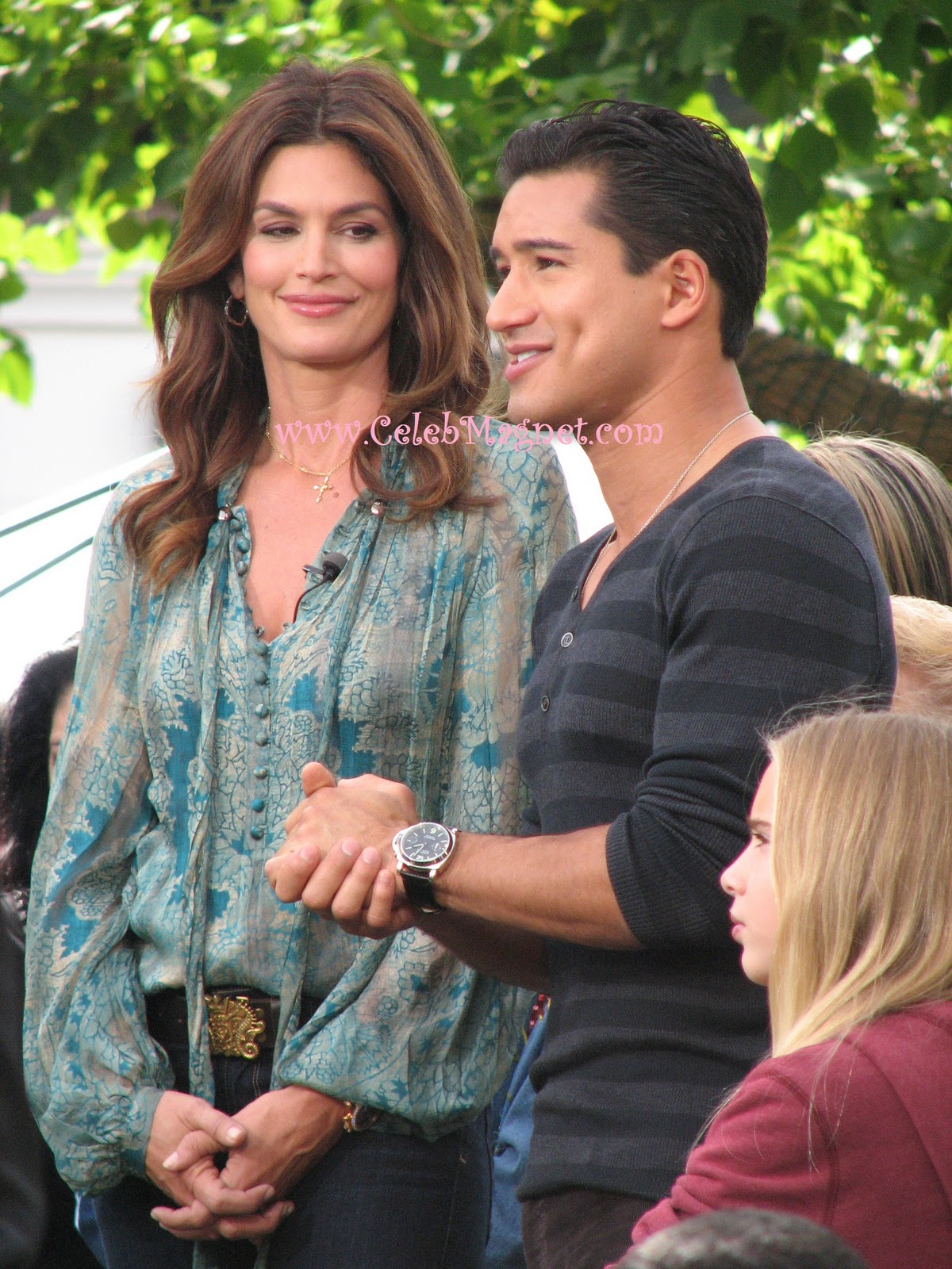 http://4.bp.blogspot.com/_LQQ5FS2UDbY/TMfoba69KYI/AAAAAAAACeM/BQVFay_3rW0/s1600/Cindy_Crawford_Grove_extra_4.jpg