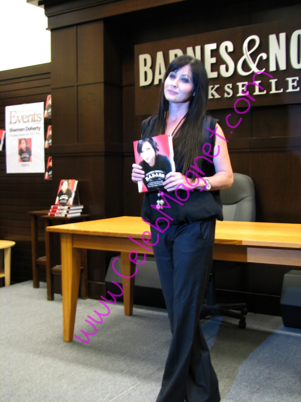 http://4.bp.blogspot.com/_LQQ5FS2UDbY/TQhnPQkGLEI/AAAAAAAADTU/Y7_5sbhqPI4/s1600/Shannen%252Bdoherty%252BBadass.jpg