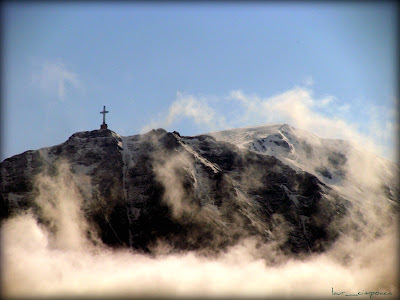 Crucea Eroilor Caraiman Heroes Cross on Caraiman Peak