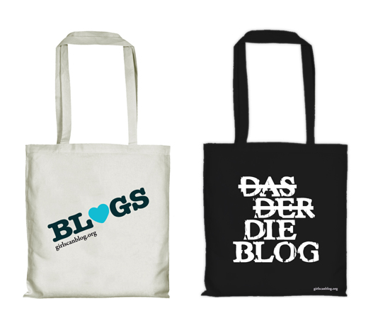 Weiße und Schwarze Stofftasche mit Aufdruck BLOGS bzw. DAS DER (durchgestrichen) DIE BLOG - via girlscanblog