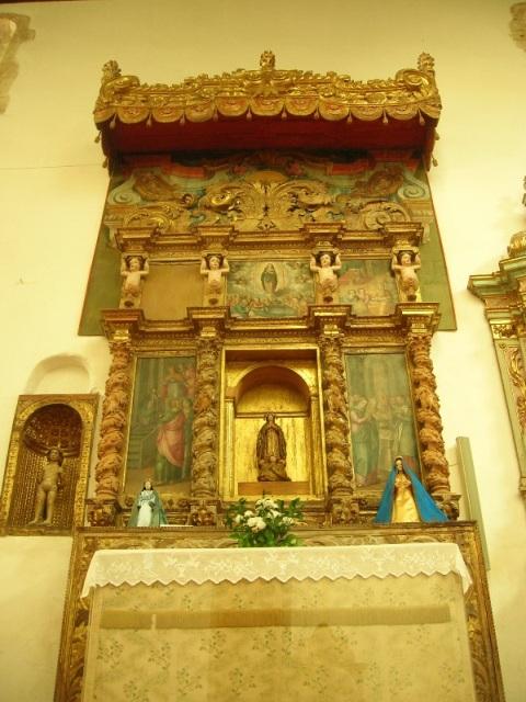 [altar.JPG]