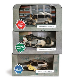 juguetes de coches quemados