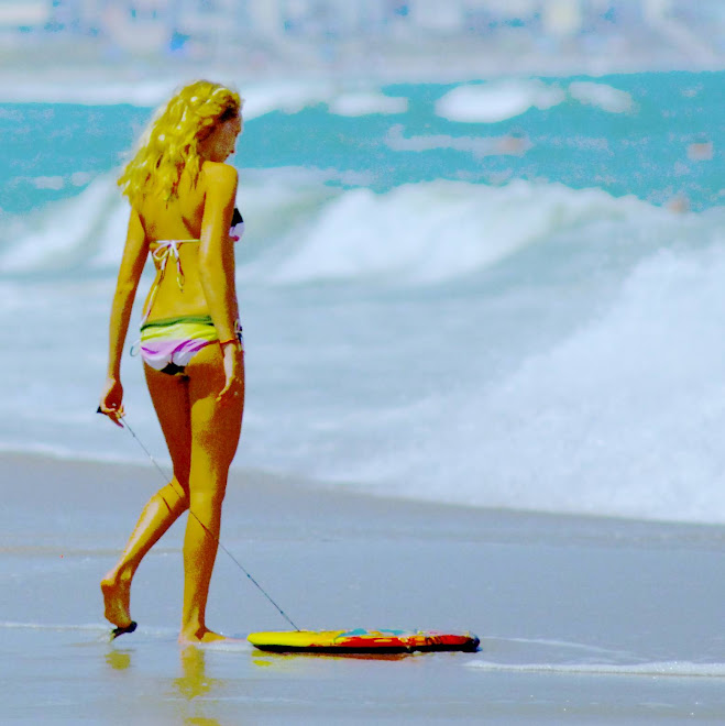 girl with boogie board