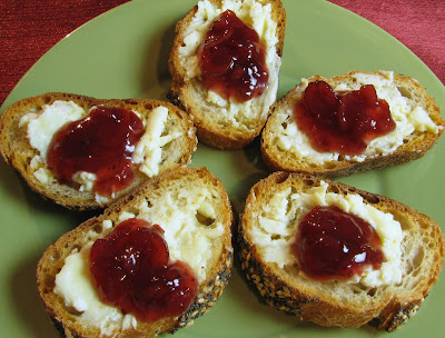 Brie and Apple Cranberry Chutney Crostini