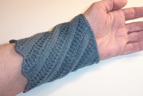 1884 Knitted Lace Sample Book: 8. Wristlets