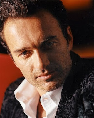 Julian McMahon as Robert Baratheon