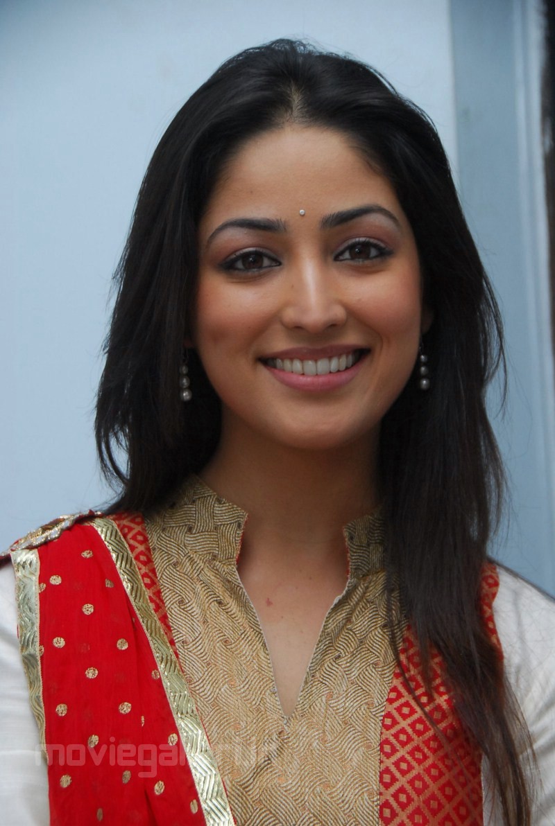 Yami Gautam Latest Photos, Actress Yami Gautam New Stills New Movie