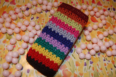 Free Crochet Pattern - Cell Phone Cozy from the Pouches cases and