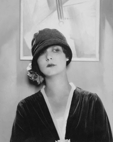 WhizzPast  History's coolest fads: No 3 — The cloche hat