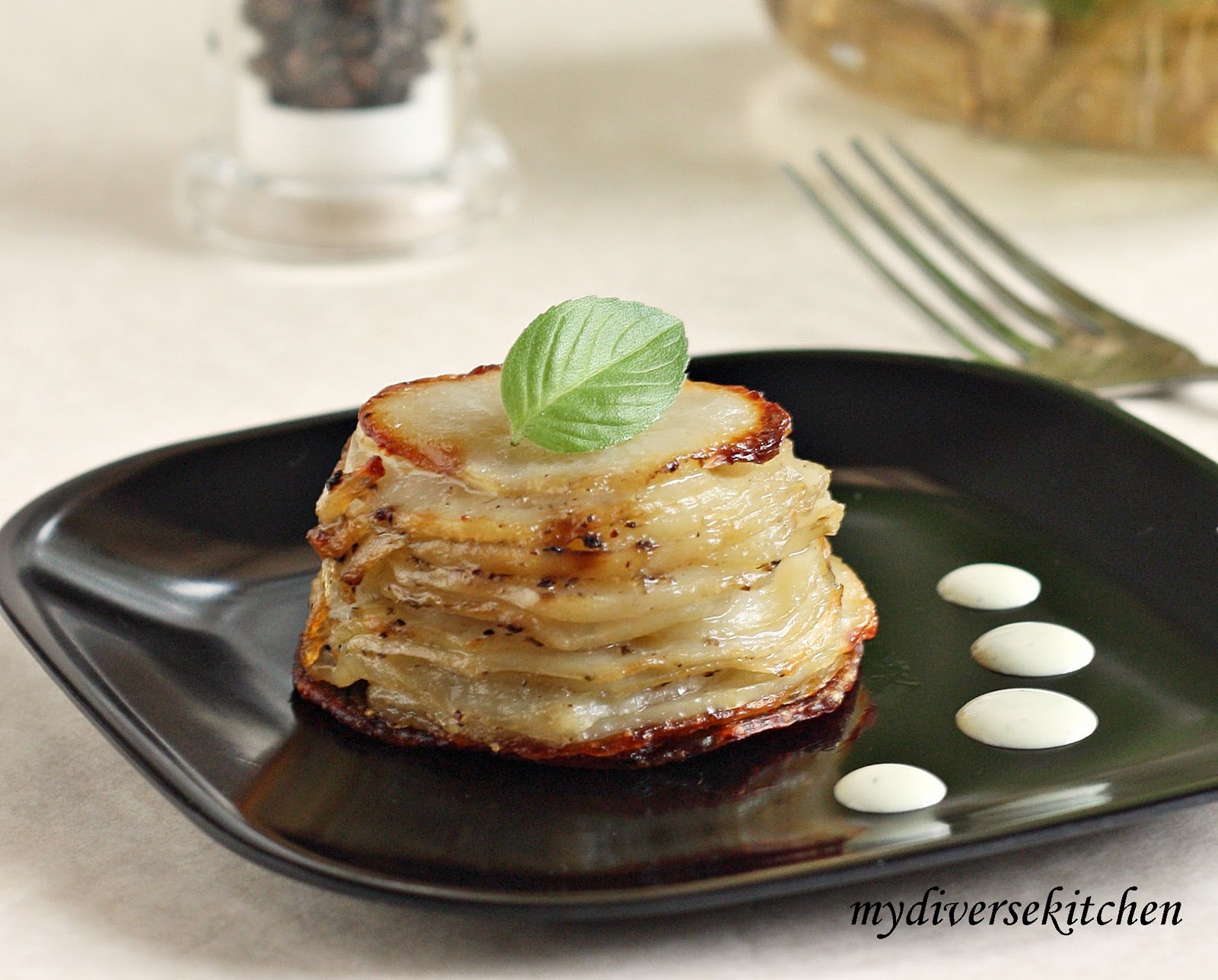 My Diverse Kitchen Pommes Anna (Potatoes Anna) French Baked Potatoes