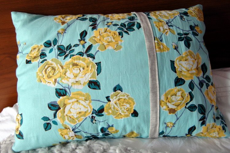 [Deer+Cushion+back.JPG]