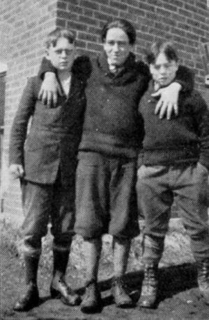 [Unknown%20Freshmen,%20Farmington%20High%20School,%20Farmington,%20ME%201925_preview.jpg]