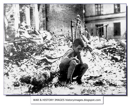 boy-ruins-warsaw-germany-invades-poland-1939-ww2.jpg