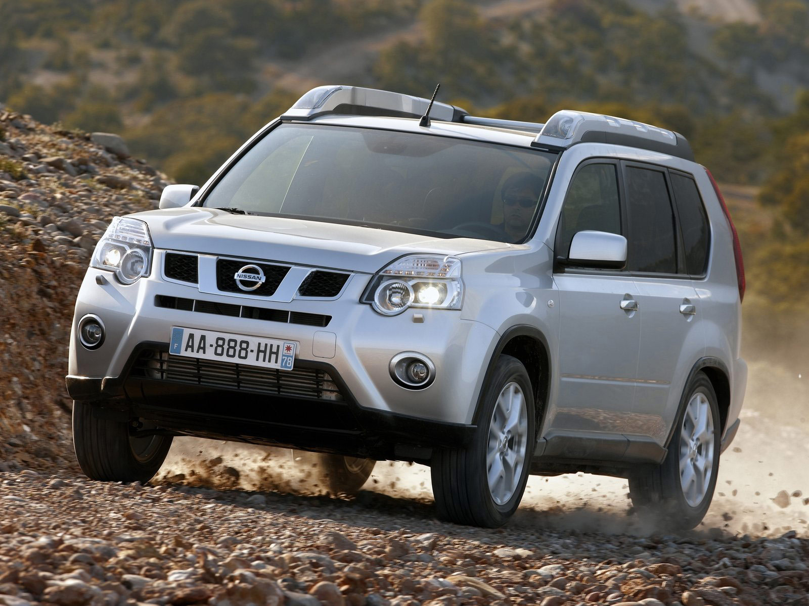 http://4.bp.blogspot.com/_LpVJVQkiYjc/TJnesWNTjEI/AAAAAAAACFE/jtdZlJH0y94/s1600/Nissan-X-Trail_2011_03.jpg