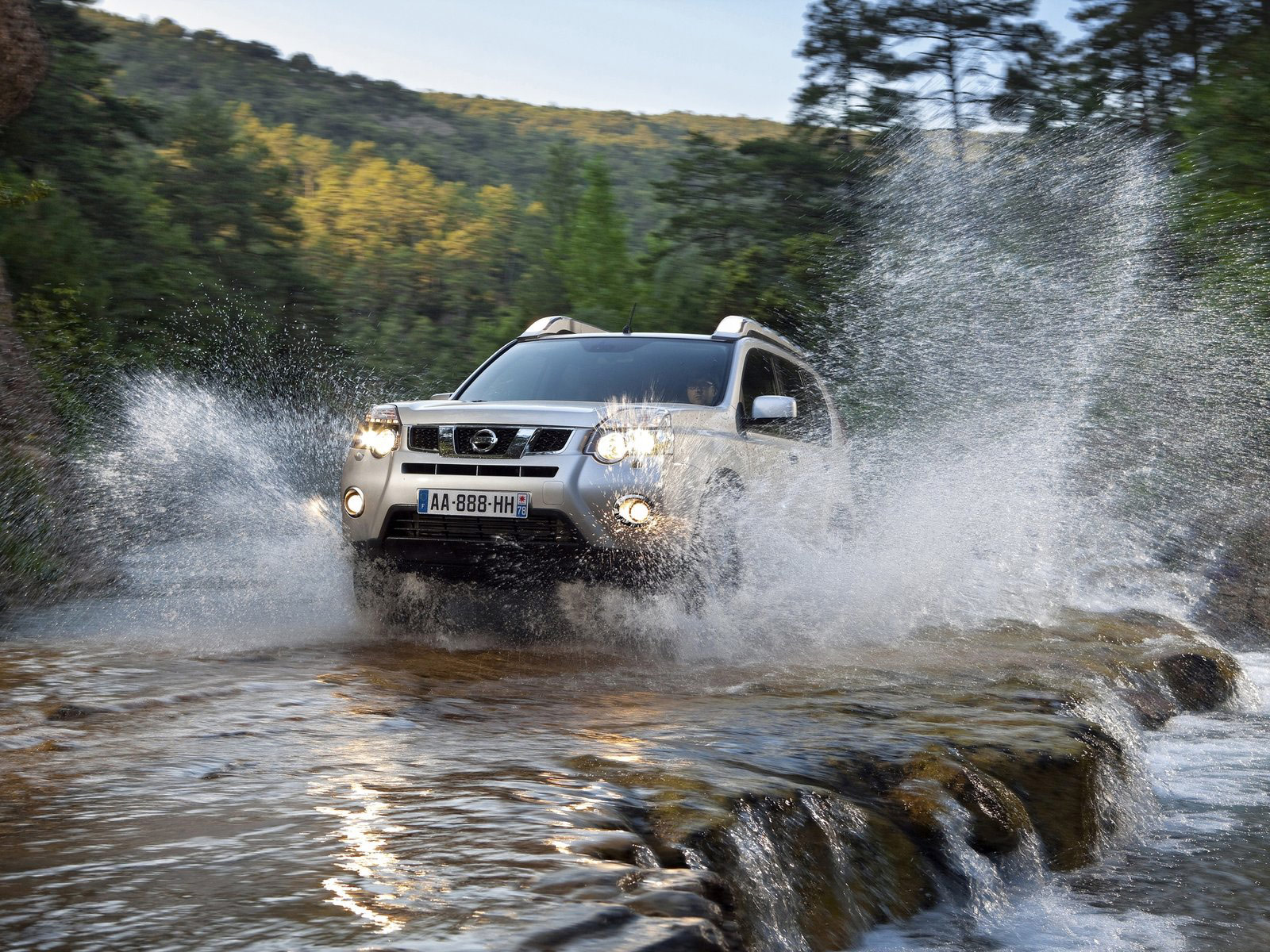 http://4.bp.blogspot.com/_LpVJVQkiYjc/TJnesjcq1bI/AAAAAAAACFM/DM_XvamZnWs/s1600/Nissan-X-Trail_2011_02.jpg