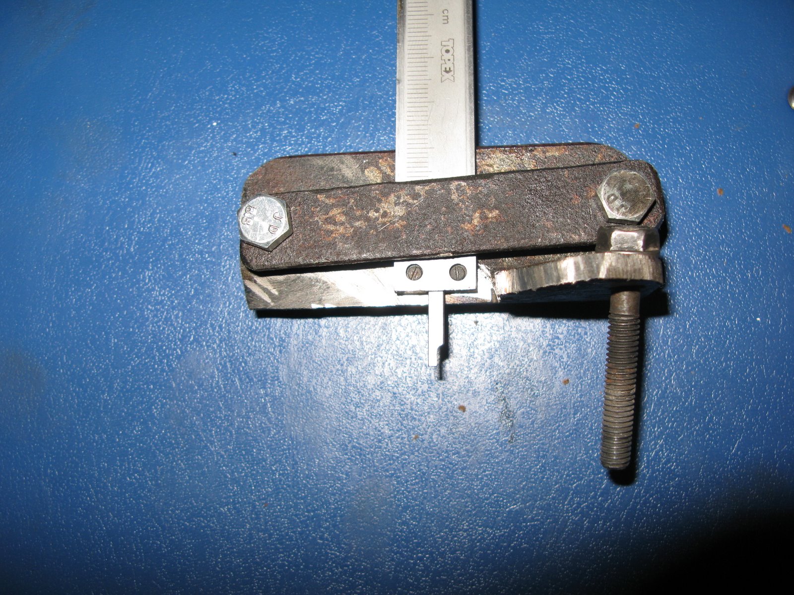 Dievas tevas Adjusting honda shadow vt 1100 valves/shims, Part I