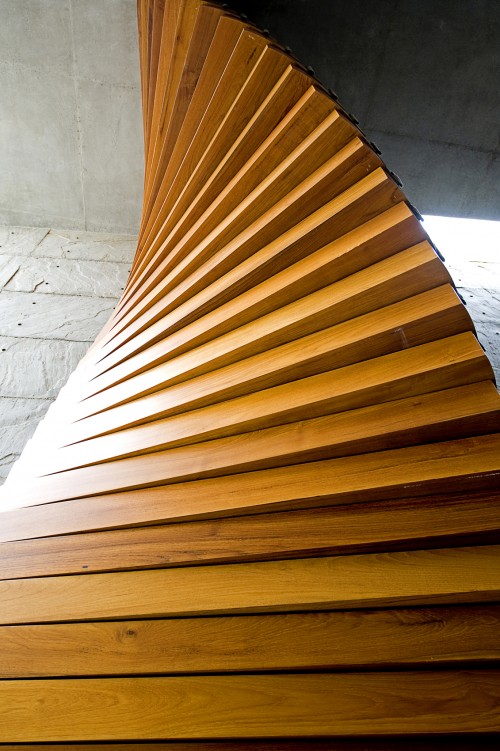 [Curtain-Door-by-Matharoo-Associates-4.jpg]