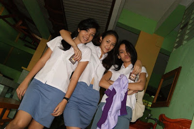http://4.bp.blogspot.com/_LvebQJXzEiQ/S-_RGKFW2yI/AAAAAAAAIUQ/ThhD0xI1j5A/s1600/anak+smu+nakal+3.jpg