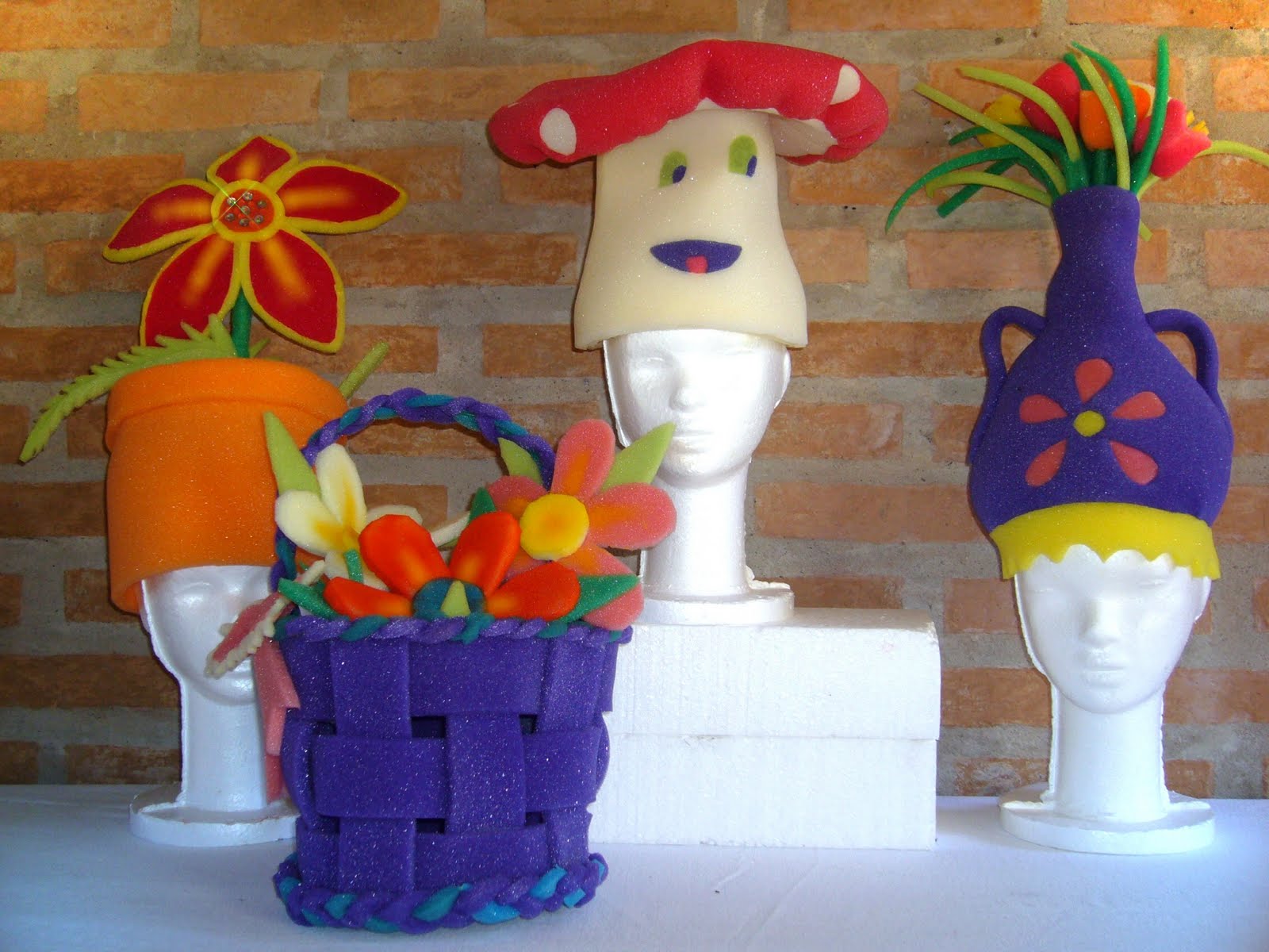 Gorro de goma espuma de maceta con flor Gorro de goma espuma de maceta con flor