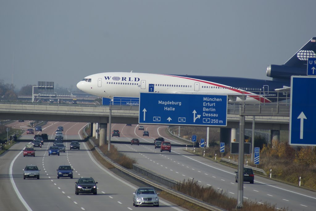 Aeropuertos sobre Autopista y Ruta - Fotos Aeropuertos sobre Autopista y Ruta - Fotos