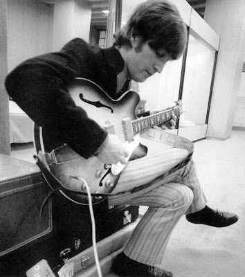 Epiphone_Casino,lennon,revolution,gibson_es_335,hollow_body,1966_revolver,psychedelic-rocknroll Epiphone_Casino,lennon,revolution,gibson_es_335,hollow_body,1966_revolver,psychedelic-rocknroll
