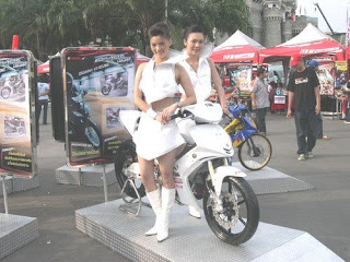 Gambar Modifikasi Sepeda Motor|Cat Motor|Ceper|Stiker|Lampu Depan|Jok