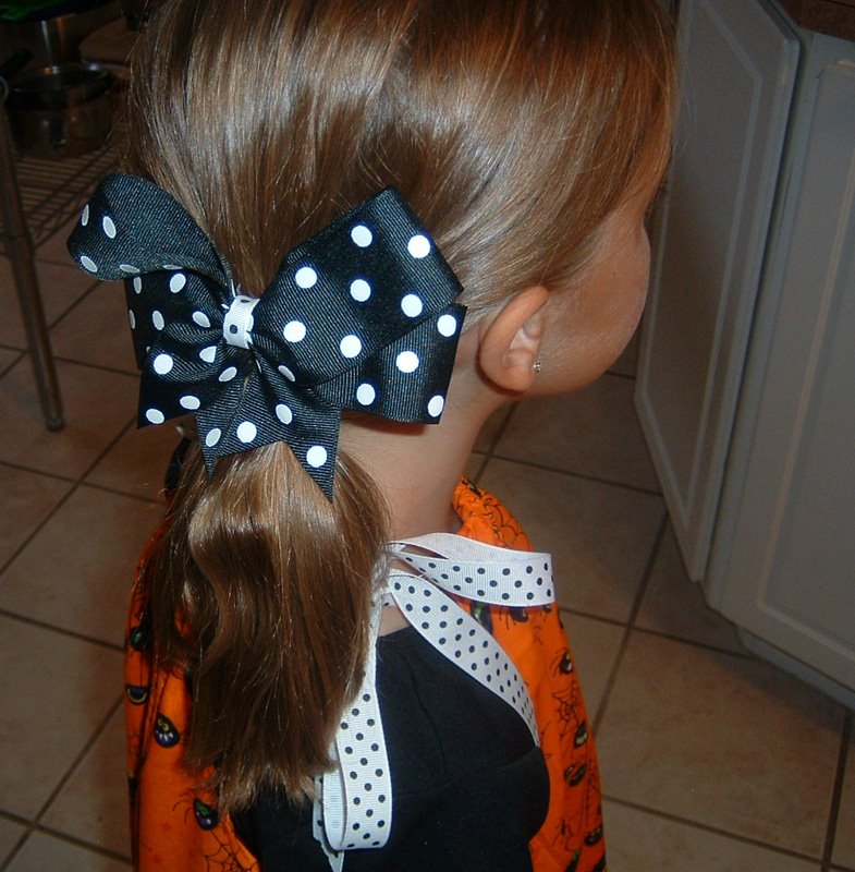 [Hair+Bow+from+2SweetBoutique.jpg]