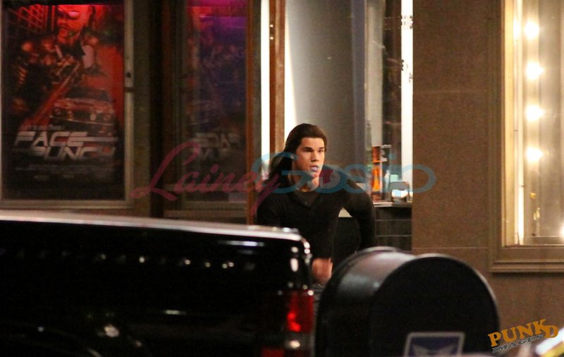 [theatre-set-7-01may09.jpg]