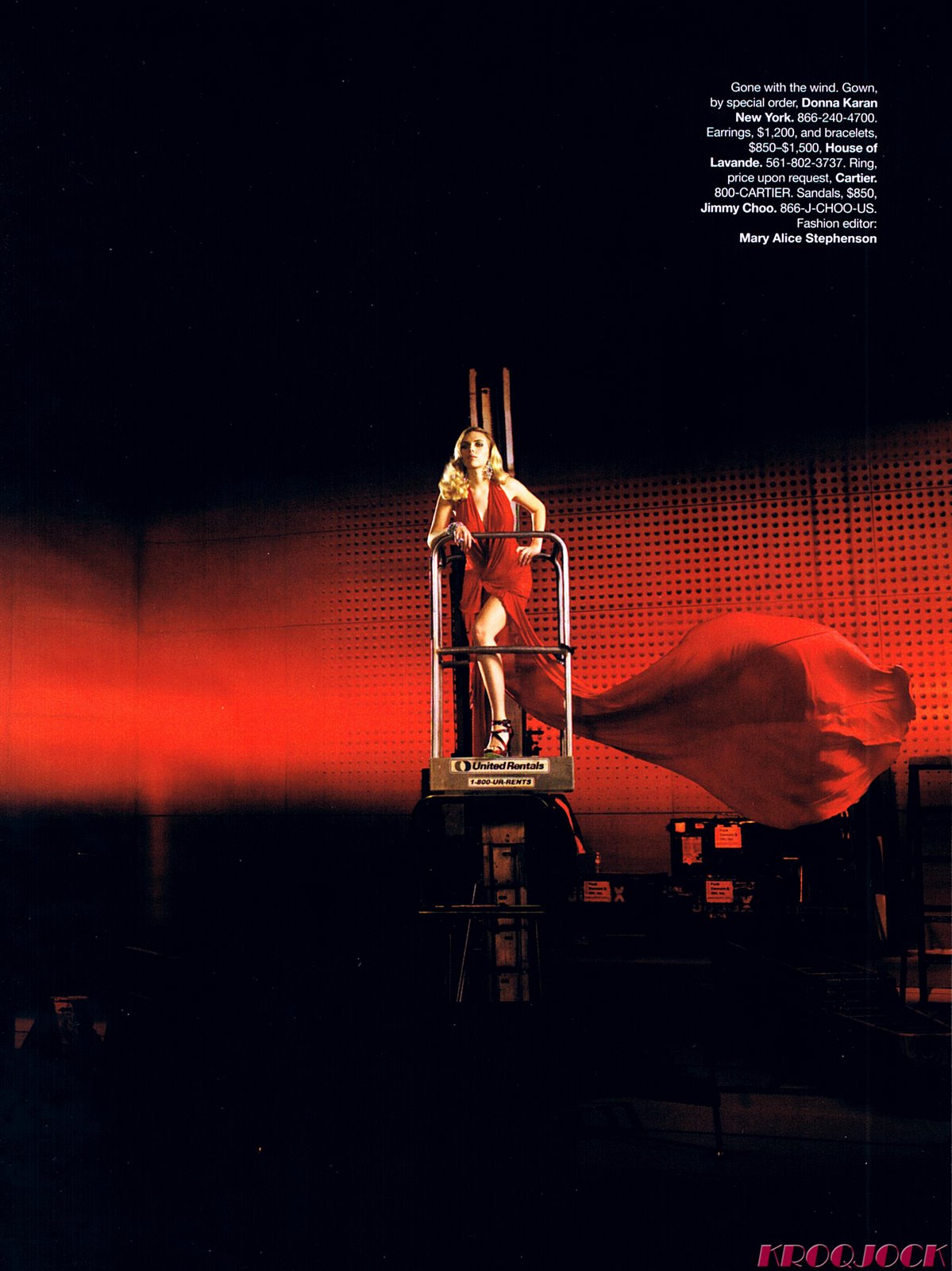 [scarlettjohanssonharpersbazaarfeb09+(1).jpg]