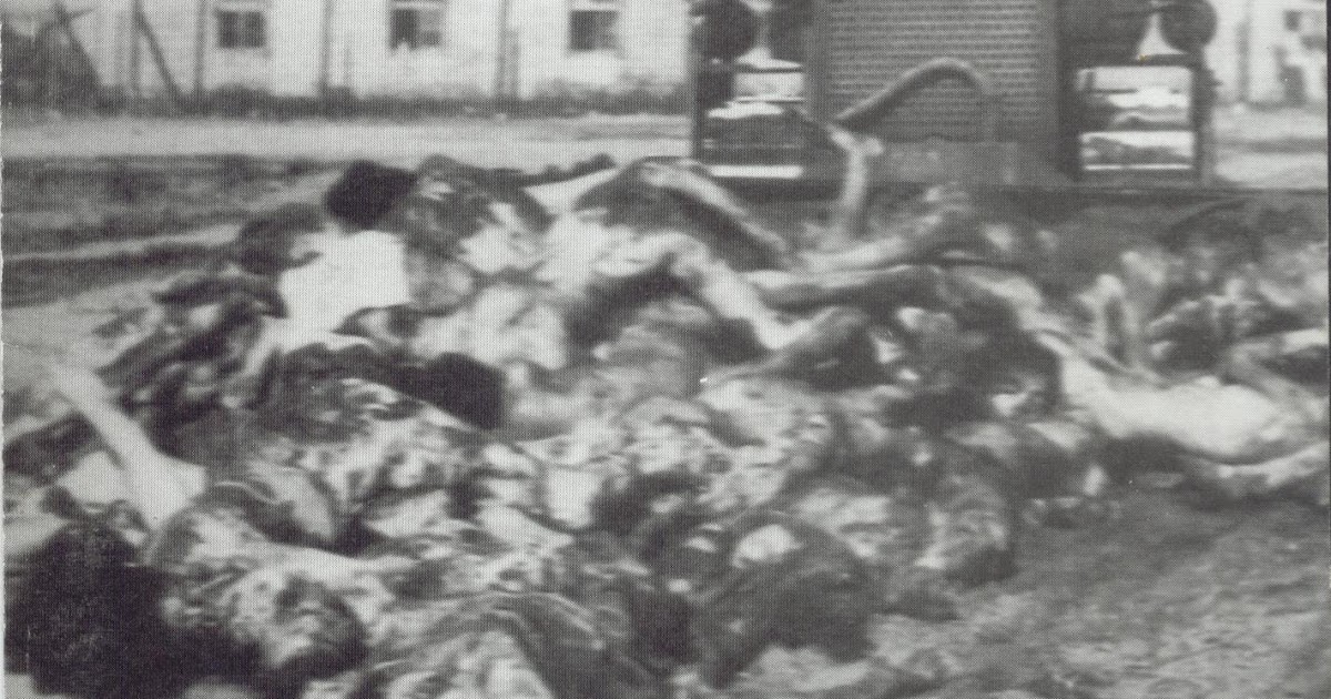 Earthmover Themes From Everyday Life STUCK IN THE PAST