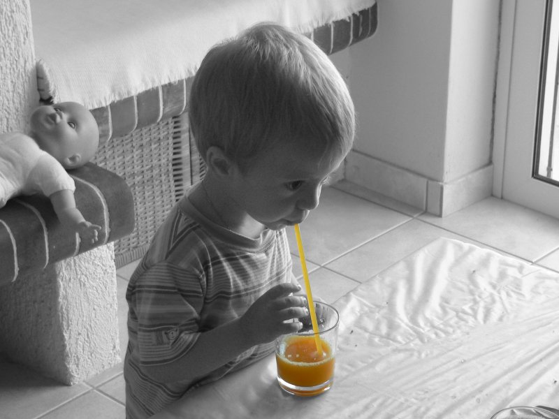 [P1050662_portokalada_bw.JPG]