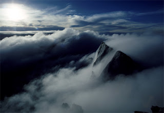 http://4.bp.blogspot.com/_M3jiLycytZU/Se8q1qNs2oI/AAAAAAAABDA/twyIUw6TfjI/s320/mount-kinabalu-880004401-ga.jpg