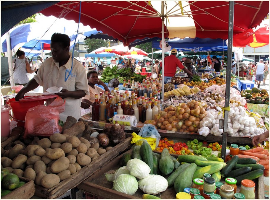 CERGIPONTIN Kourou (Guyane) le marche *** the market