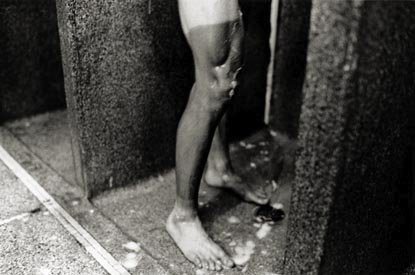 [06_legs.jpg]