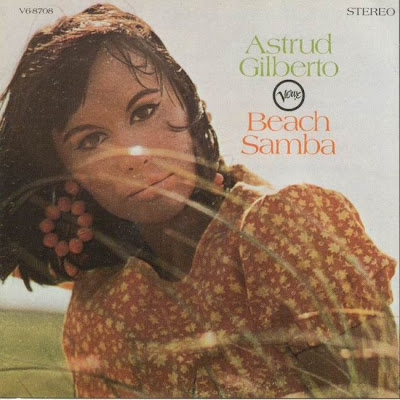 DISCOS IMPRESCINDIBLES. LOS 60'. - Página 2 Astrud+Gilberto+-+%5BBeach+Samba%5D+-+Front