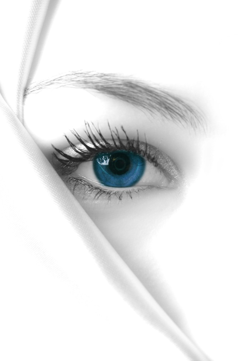 models blue eye